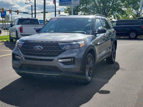 Gray Metallic 2023 Ford Explorer XLT