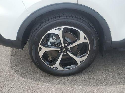 White Metallic 2026 Ford Escape ST-Line Select