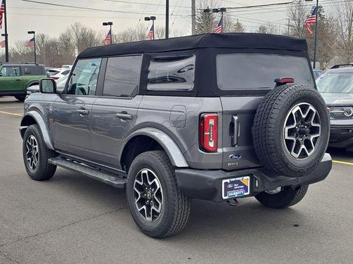 Carbonized Gray Metallic 2023 Ford Bronco Base