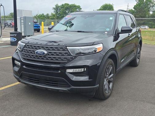 Black Metallic 2023 Ford Explorer XLT