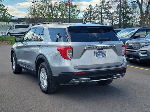 Silver Metallic 2021 Ford Explorer XLT