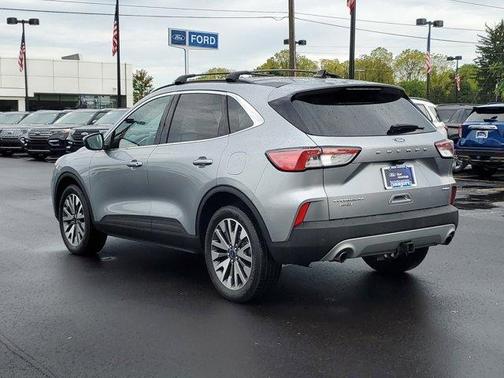 2022 Ford Escape Titanium