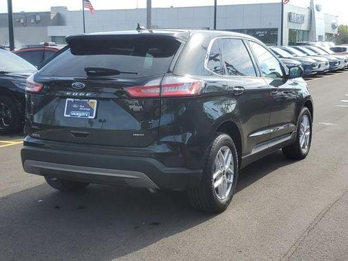 Green Metallic 2023 Ford Edge SEL