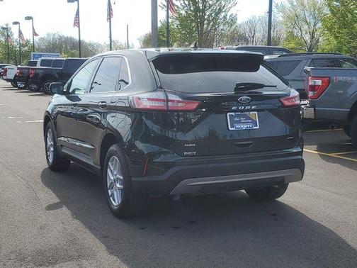 Green Metallic 2023 Ford Edge SEL