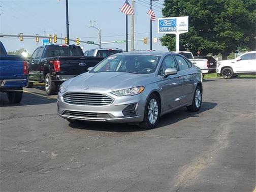 2020 Ford Fusion SE