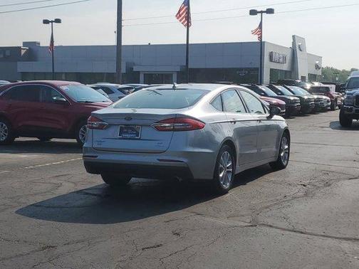 2020 Ford Fusion SE