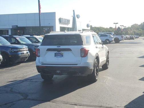 2022 Ford Explorer ST-Line