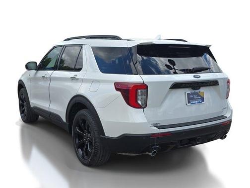 White Metallic 2024 Ford Explorer ST-Line