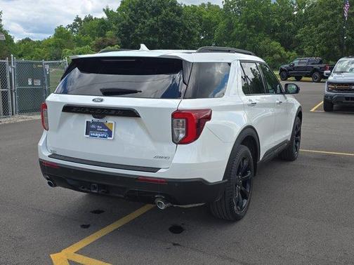 White Metallic 2024 Ford Explorer ST-Line