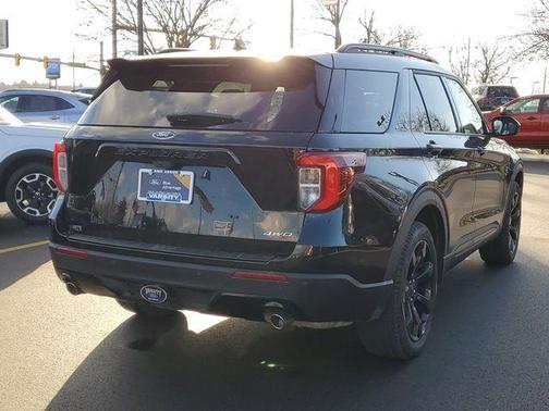 2024 Ford Explorer ST-Line