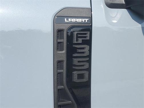 2025 Ford F-350 Lariat Super Duty