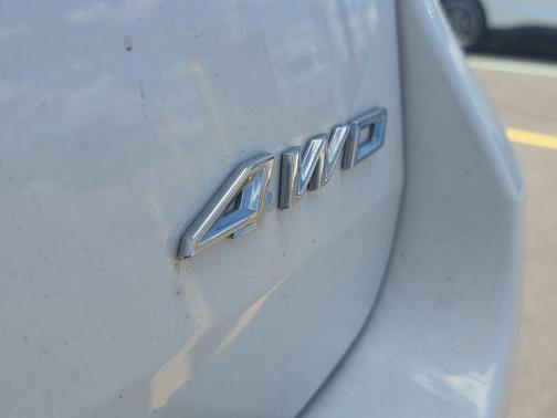 White Metallic 2023 Ford Explorer Limited