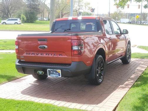 Chili Pepper Red 2024 Ford Maverick Lariat