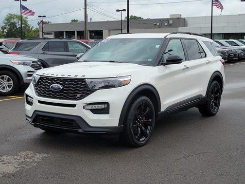 White Metallic 2024 Ford Explorer ST