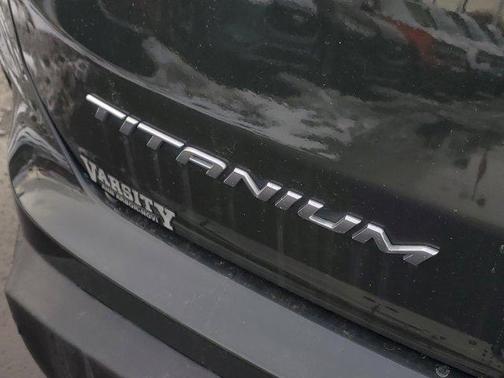 2023 Ford Edge Titanium