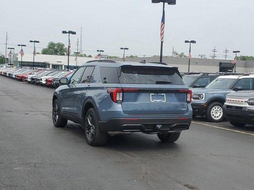 2025 Ford Explorer ST-Line