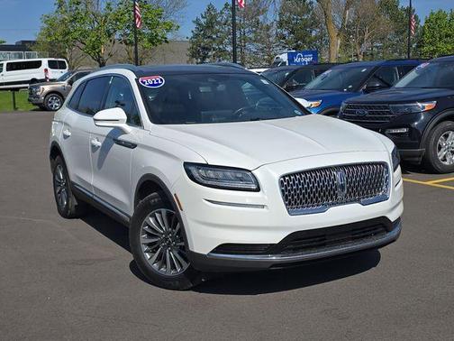 White Metallic 2022 Lincoln Nautilus Reserve