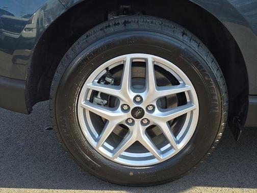 Blue Metallic 2024 Ford Edge SEL