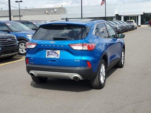 Blue Metallic 2021 Ford Escape SE