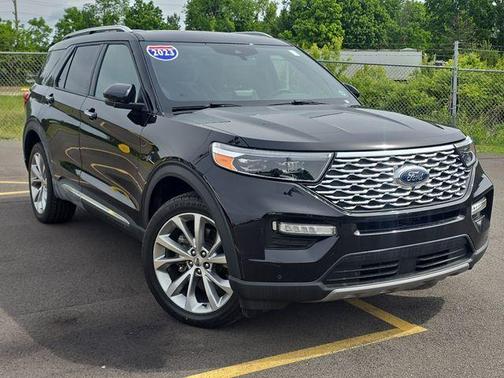 Black Metallic 2023 Ford Explorer Platinum