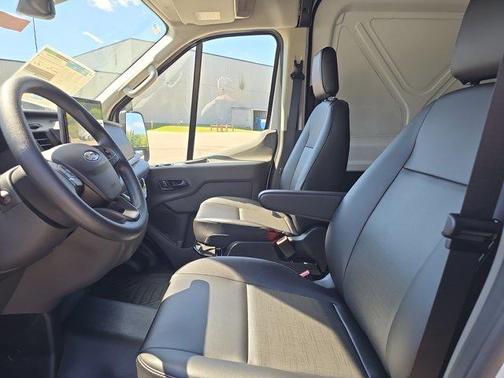 Oxford White 2026 Ford Transit-250 148 WB Medium Roof Cargo