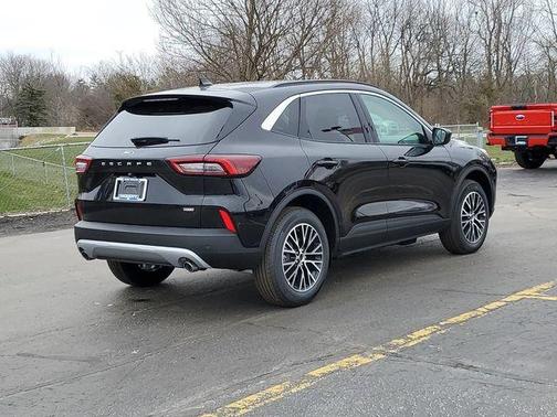 Black Metallic 2024 Ford Escape PHEV