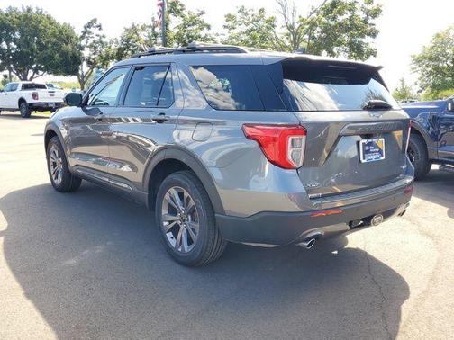 Gray Metallic 2023 Ford Explorer XLT