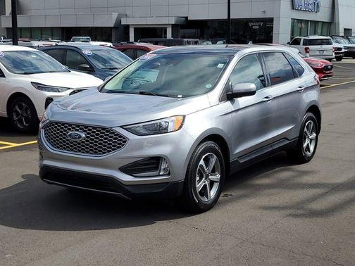 Silver Metallic 2024 Ford Edge SEL