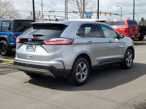 Silver Metallic 2024 Ford Edge SEL