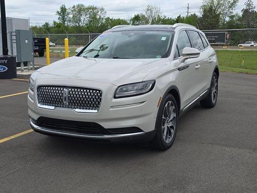 Pearl Metallic 2022 Lincoln Nautilus Reserve