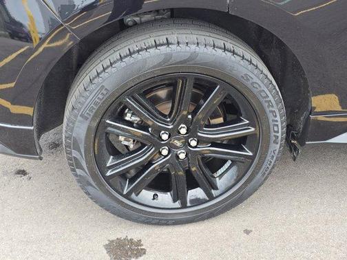Black Metallic 2023 Ford Edge ST Line