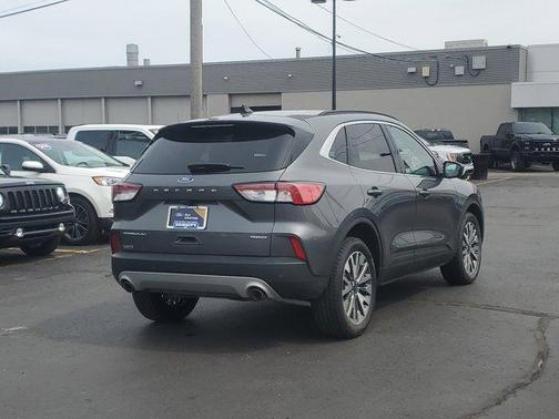 2022 Ford Escape Titanium