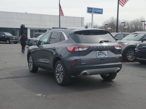 2022 Ford Escape Titanium