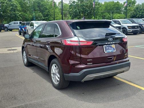 Burgundy 2023 Ford Edge SEL