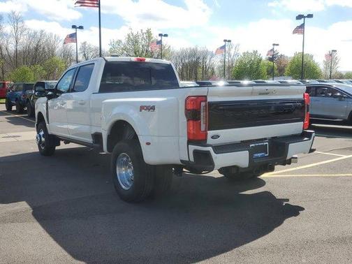 White Metallic 2026 Ford F-350 Platinum