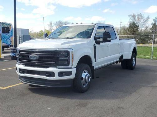 White Metallic 2026 Ford F-350 Platinum