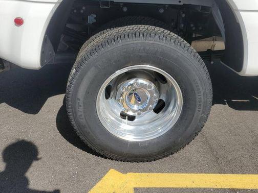 White Metallic 2026 Ford F-350 Platinum