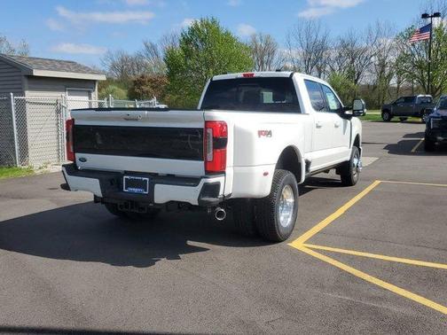 White Metallic 2026 Ford F-350 Platinum