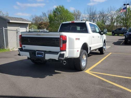 White Metallic 2026 Ford F-350 Platinum