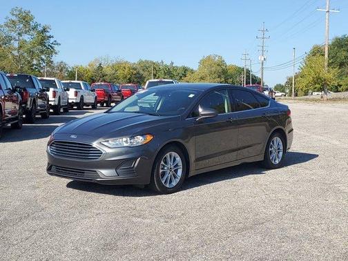 2020 Ford Fusion SE