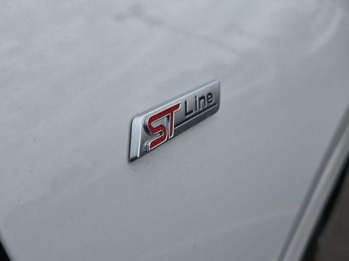 Oxford White 2023 Ford Escape ST-Line
