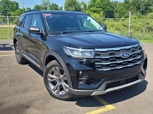 Black Metallic 2025 Ford Explorer Active