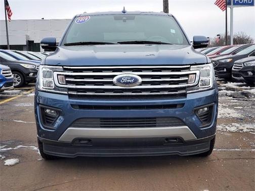 Photo 3 of 31 of 2019 Ford Expedition XLT