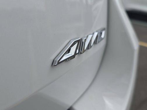 White Metallic 2026 Ford Explorer Platinum