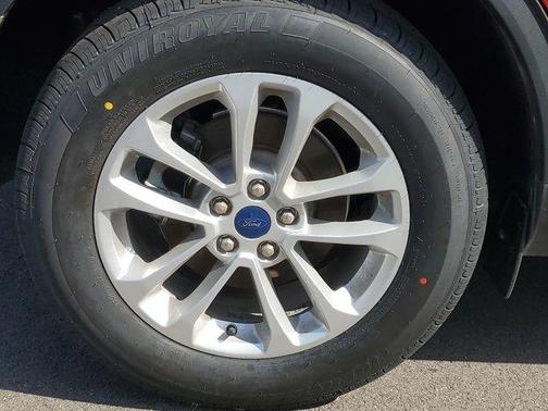 Red Metallic 2022 Ford Escape SE