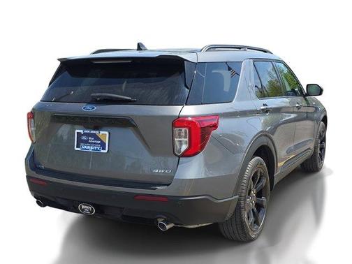 Gray Metallic 2024 Ford Explorer ST-Line