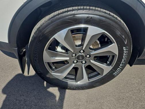 White Metallic 2023 Ford Escape Platinum