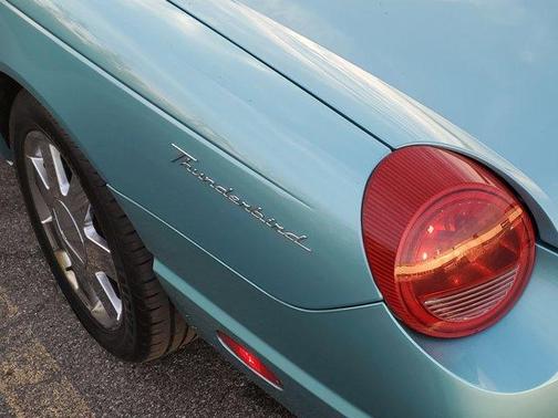 2002 Ford Thunderbird 