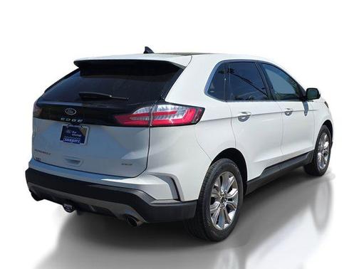 White Metallic 2023 Ford Edge Titanium