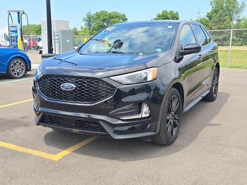 Black Metallic 2023 Ford Edge ST Line